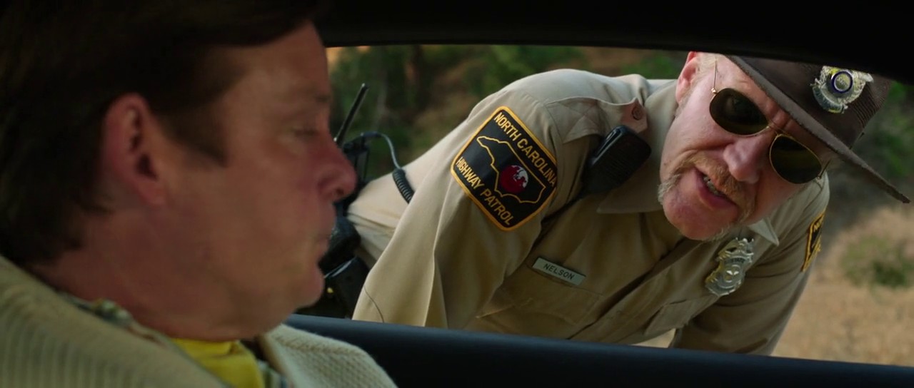 Девочки с автоматами гиф. Джоэль мюррей. Да благословит бог америку. Боже благослови америку. Боже благослови америку фильм 2011.